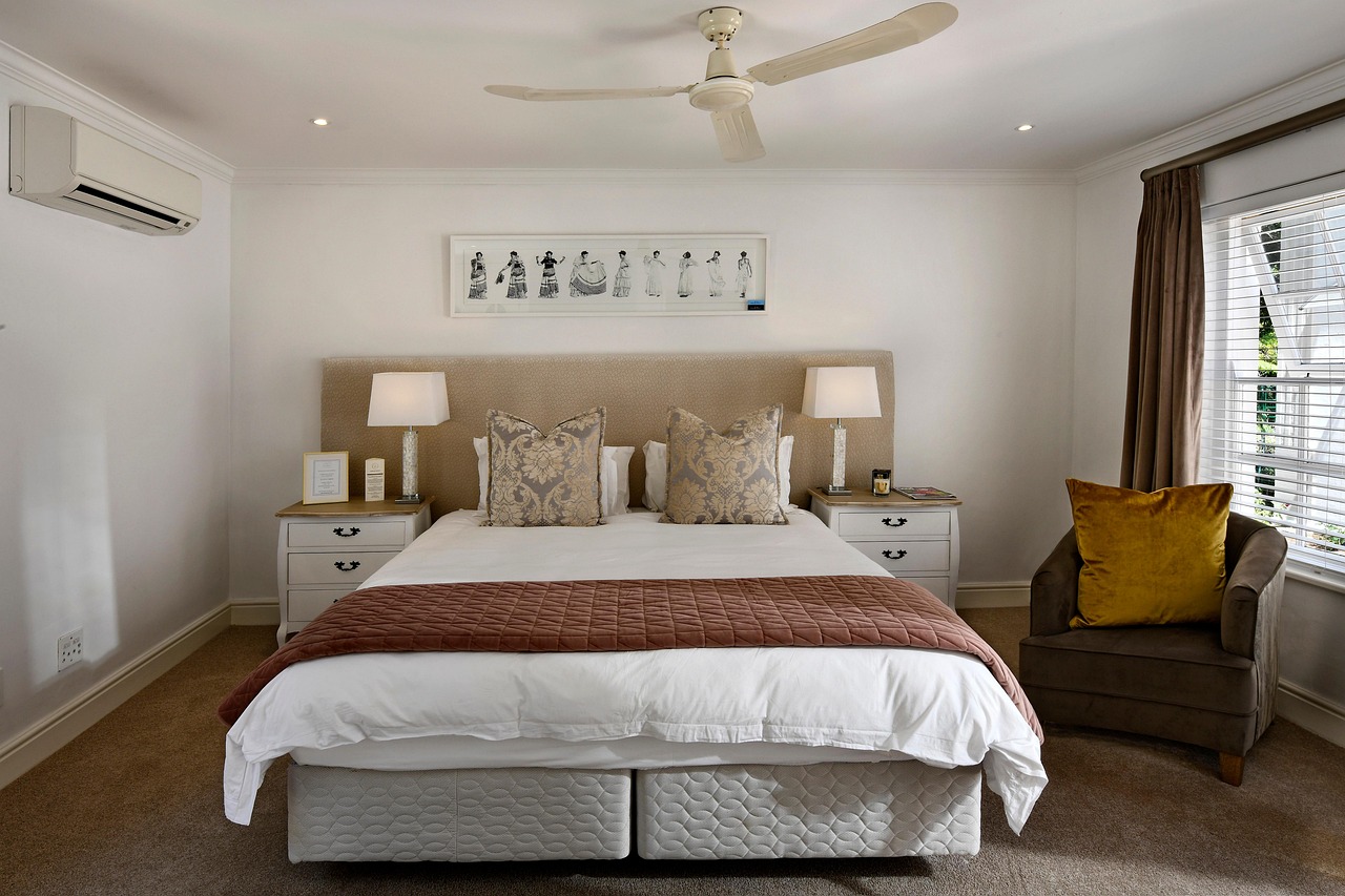 gf730f08b0d5815e8f3af18c0f2999f0593995dc5d0373b26751dc319e5cf51829ebe2b663019a372a3be572249410fd7859a7045a56250c091ef083356189c80 1280 5664221 bedroom, interior design, bed, room, furniture, interior, indoors, bedroom interior, bedroom furniture, hotel room, house, home, bedroom, bedroom, bedroom, bedroom, bedroom, bed, bed, bed, room, hotel room, hotel room